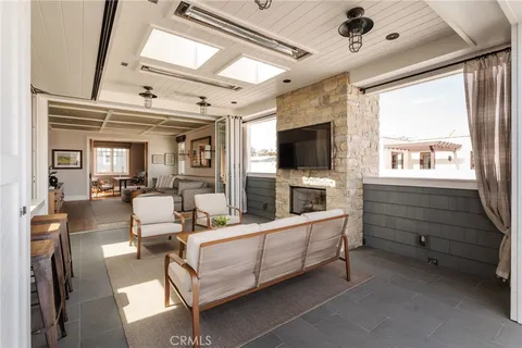 $9,200,000 | 413 7th Street, Manhattan Beach, CA 90266