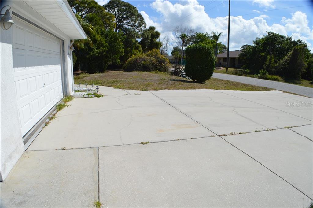 1116 Southland Road Venice, FL 34293 - Photo 45 of 98 Gallery Image 45
