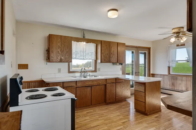 $319,900 | W5285 County Road F, Shelby, WI 54601