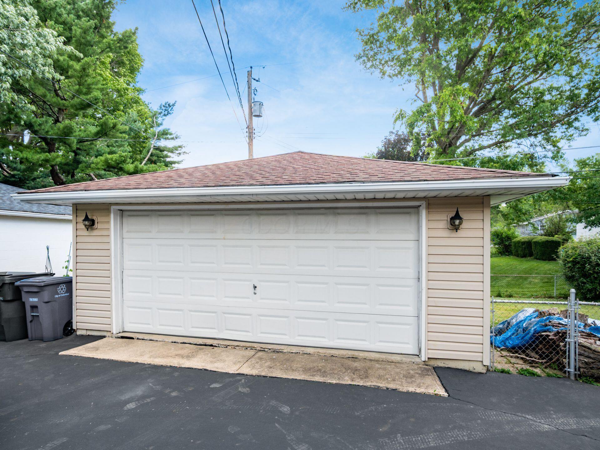 6464 Karl Road Columbus, OH 43229 - Photo 2 of 43 049_00bba3_N 6464 Karl Rd 082