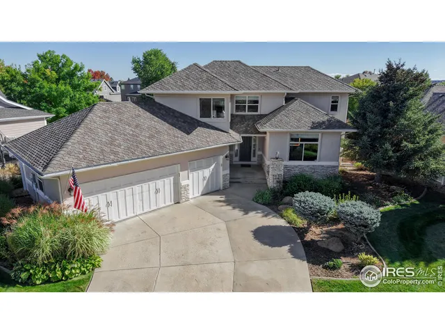 a black and white photo of a house
