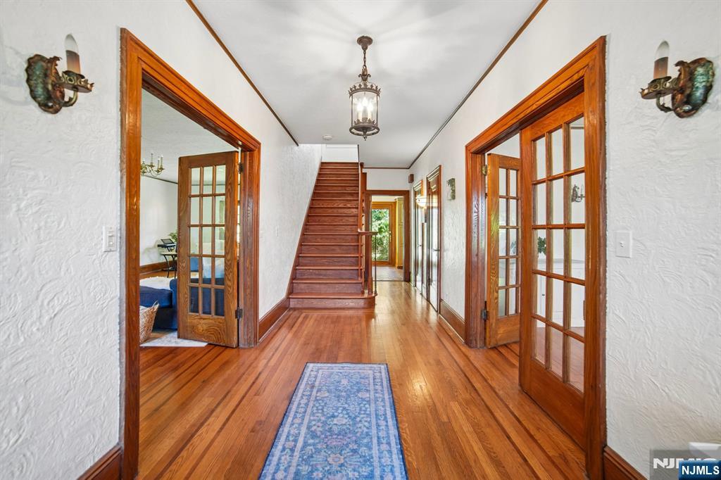 157 Sussex Road Tenafly, NJ 07670 - Photo 3 of 50