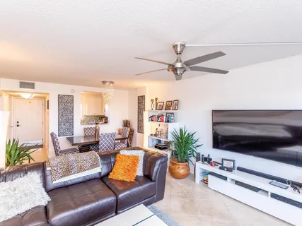 $259,950 | 801 South Federal Highway, Unit 519, Pompano Beach, FL 33062