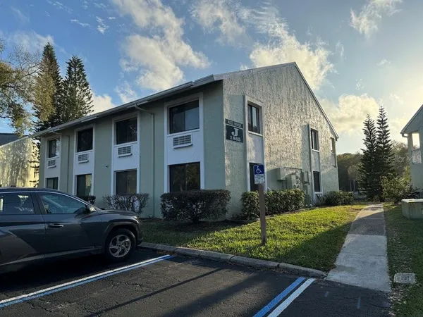 $1,275 | 1865 Mazo Manor Road, Unit J2, Lutz, FL 33558