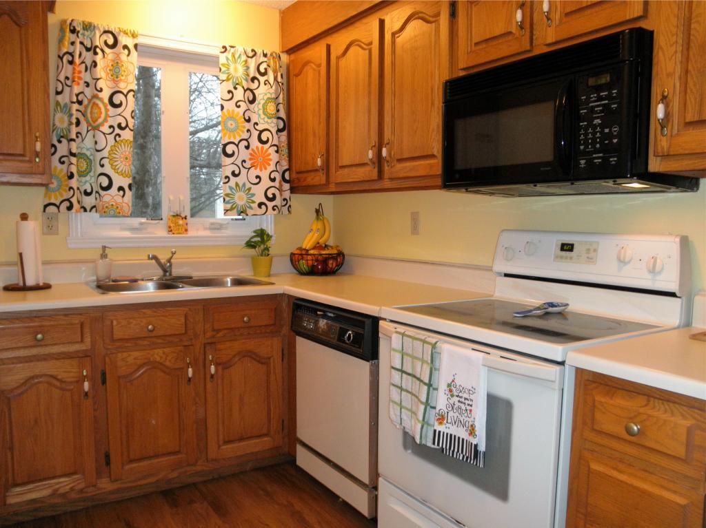73 Shelburne Road, Unit 73 Merrimack, NH 03054 - Photo 2 of 18 Gallery Image 2