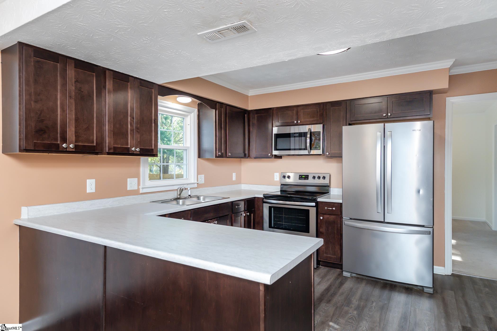 703 Brooks Road Mauldin, SC 29662 - Photo 11 of 46 Gallery Image 11