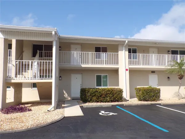 $2,100 | 101 North Marion Court, Unit 114, Punta Gorda, FL 33950