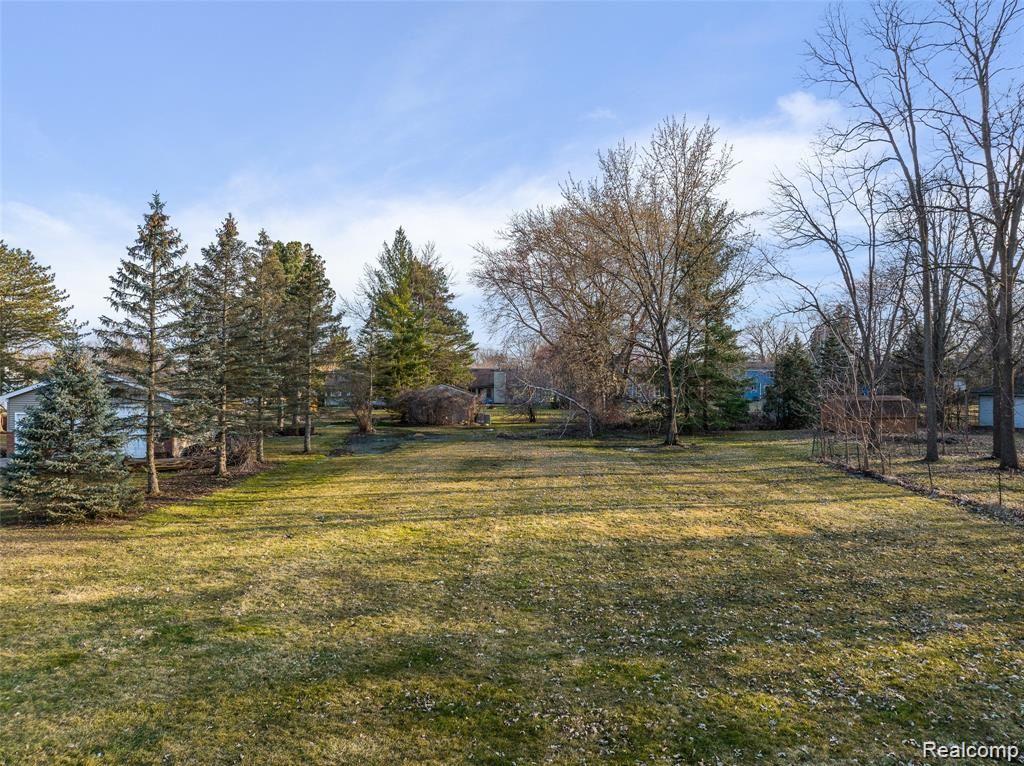 591 Grace Avenue Rochester Hills, MI 48307 - Photo 4 of 27