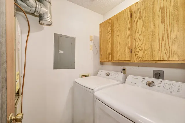 $199,900 | 3569 Blue Jay Way, Unit 201, Eagan, MN 55123