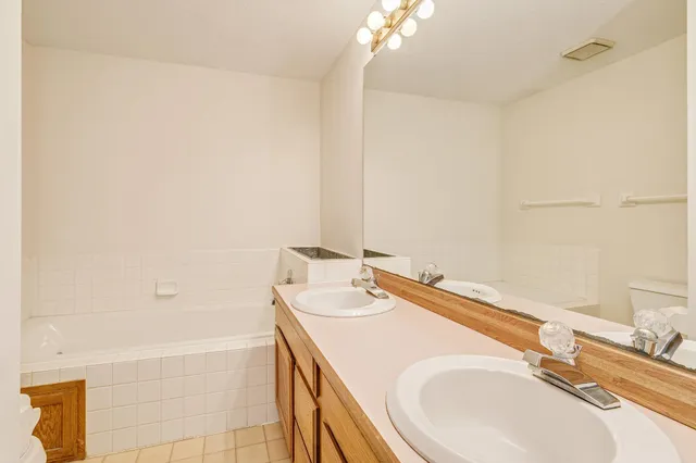 $199,900 | 3569 Blue Jay Way, Unit 201, Eagan, MN 55123