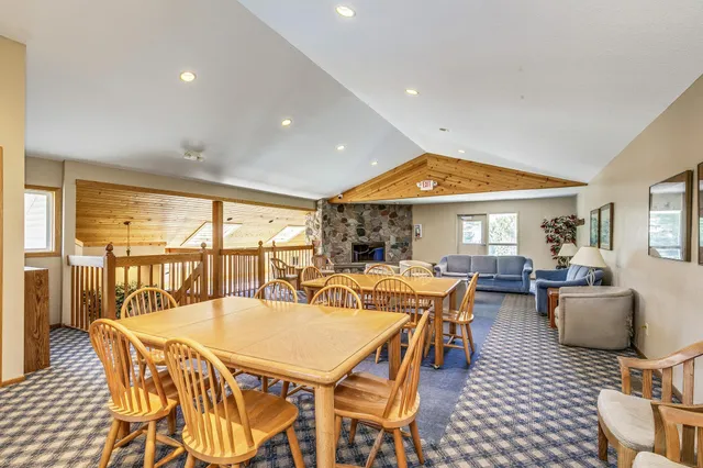 $199,900 | 3569 Blue Jay Way, Unit 201, Eagan, MN 55123