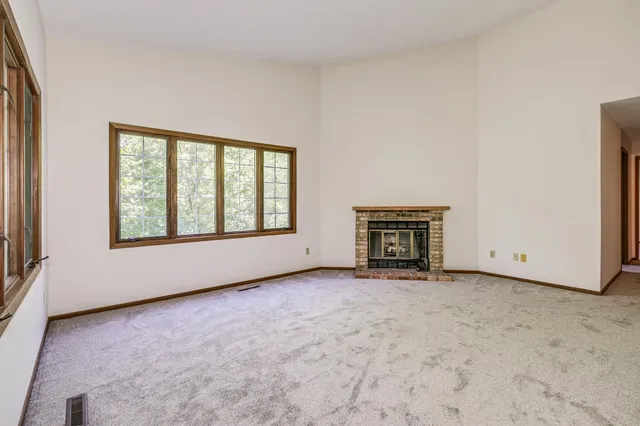 $199,900 | 3569 Blue Jay Way, Unit 201, Eagan, MN 55123