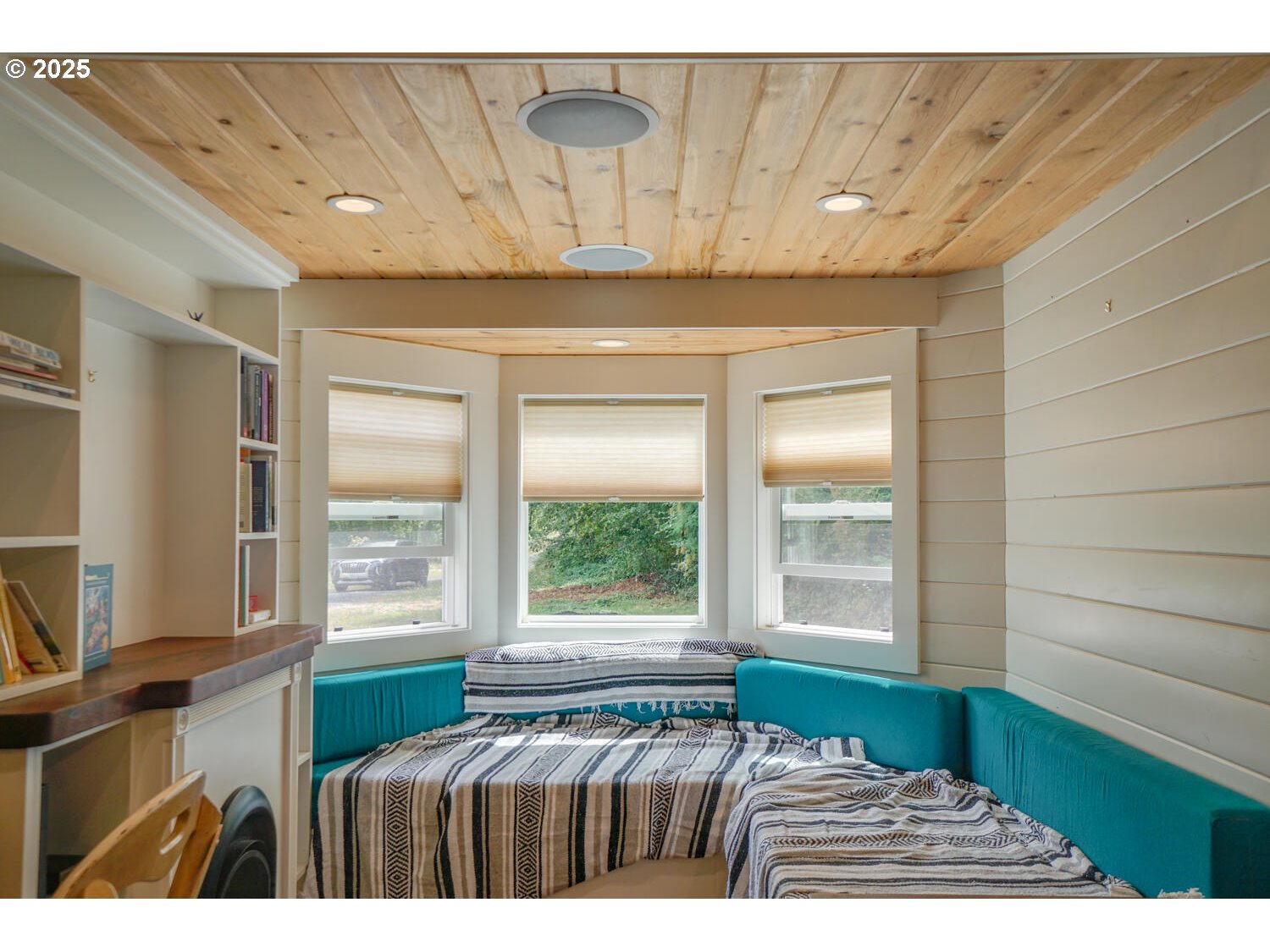 1922 Duncan Creek Road Stevenson, WA 98648 - Photo 17 of 39 a view of an empty room and window