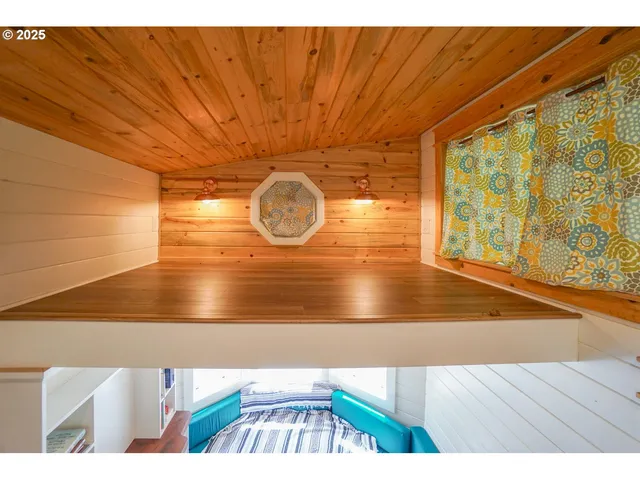 a view of a living room