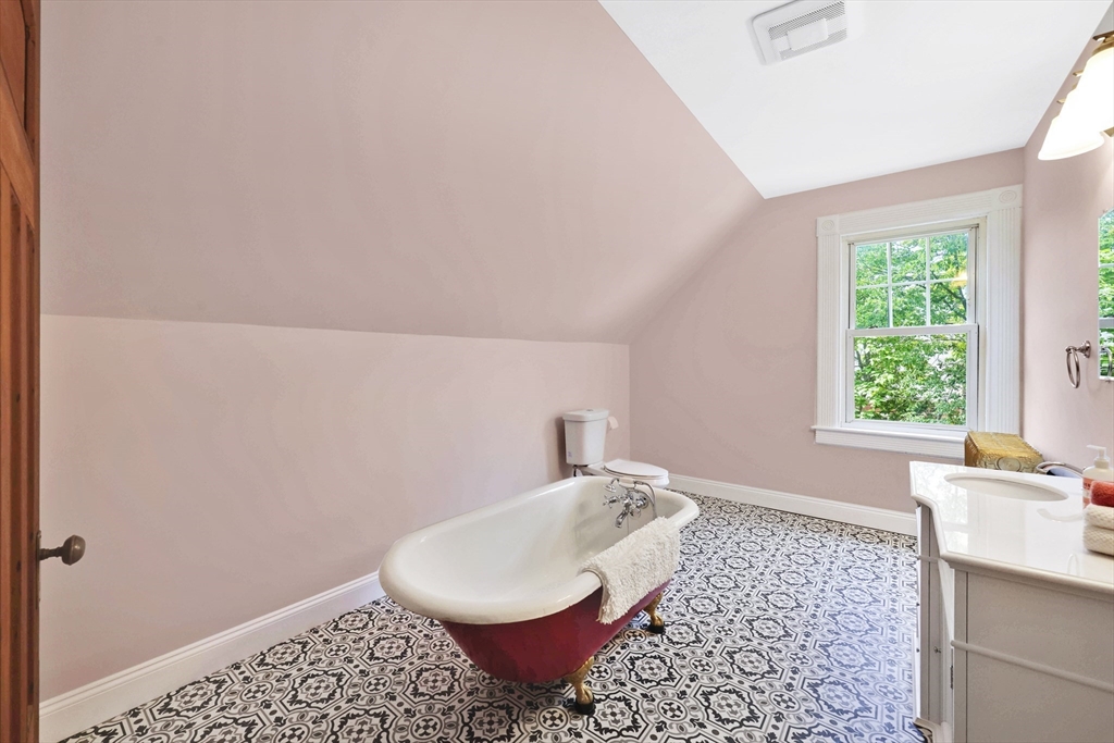 36 Spruceland Avenue Springfield, MA 01108 - Photo 34 of 42