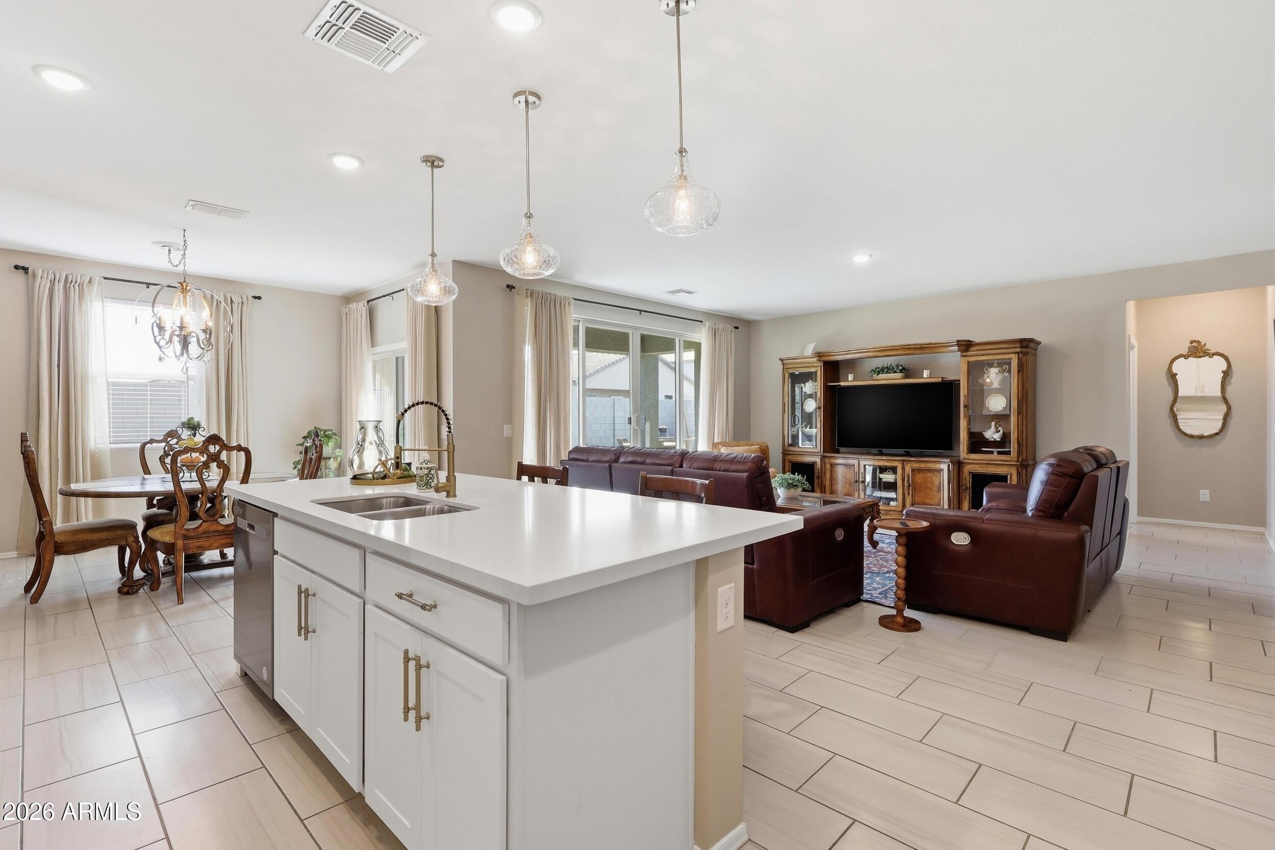 47347 West Cansados Road Maricopa, AZ 85139 - Photo 18 of 46 10_img_1851_autoremove_17823503