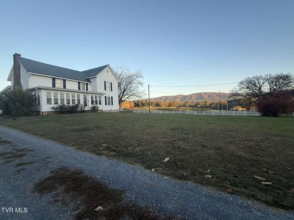 $439,900 | 4463 Weaver Pike, Bluff City, TN 37618