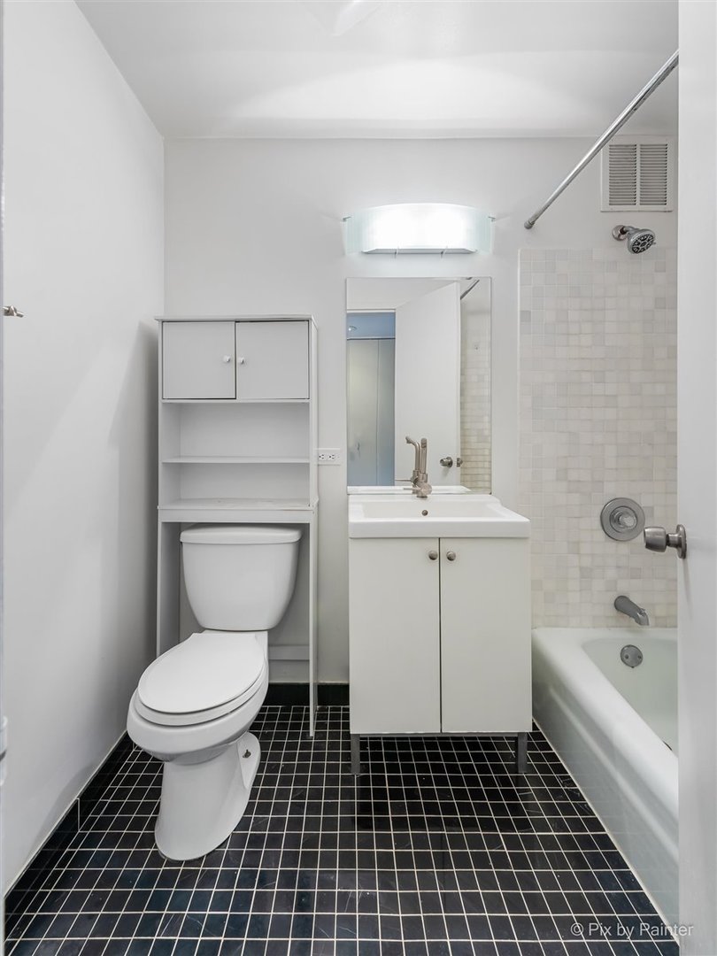 655 West Irving Park Road, Unit 1001 Chicago, IL 60613 - Photo 21 of 26