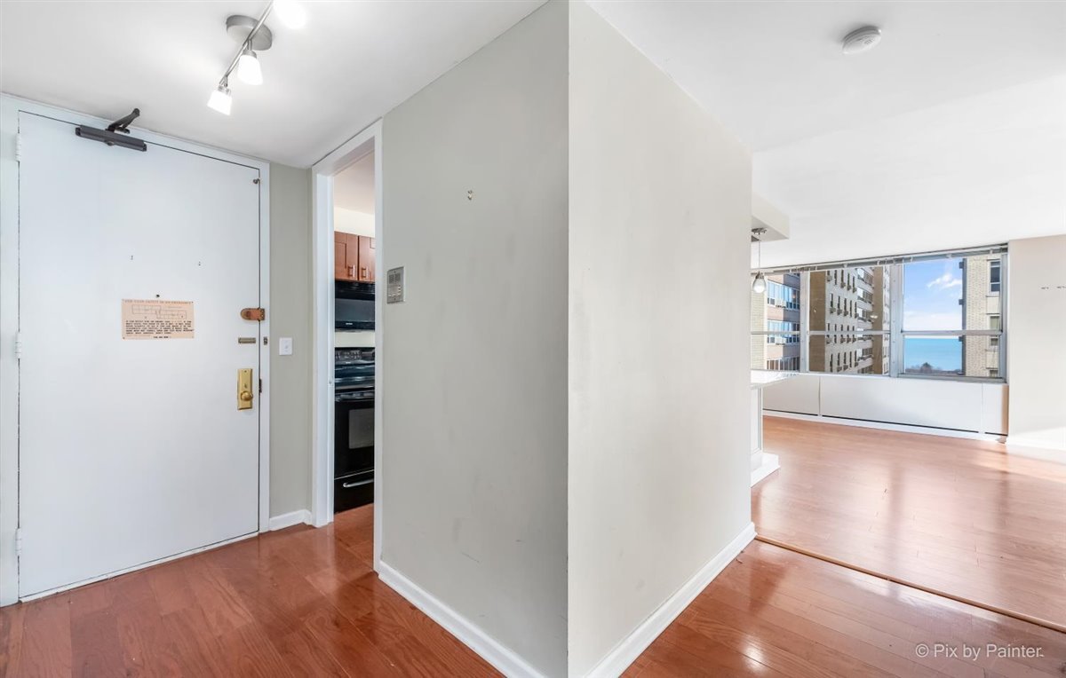 655 West Irving Park Road, Unit 1001 Chicago, IL 60613 - Photo 4 of 26