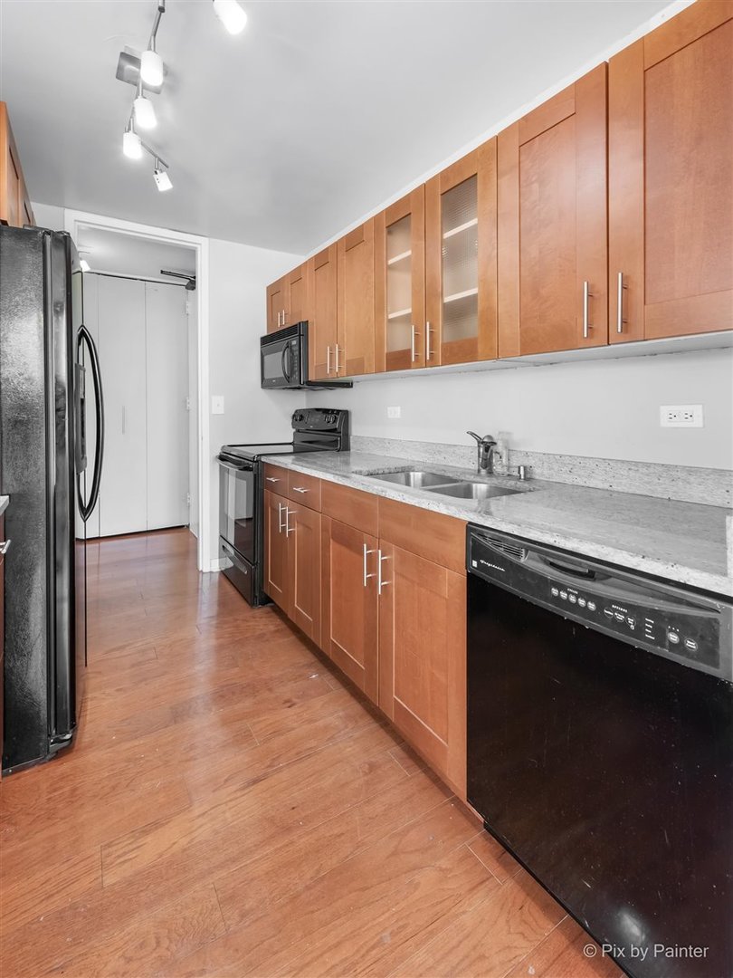 655 West Irving Park Road, Unit 1001 Chicago, IL 60613 - Photo 6 of 26