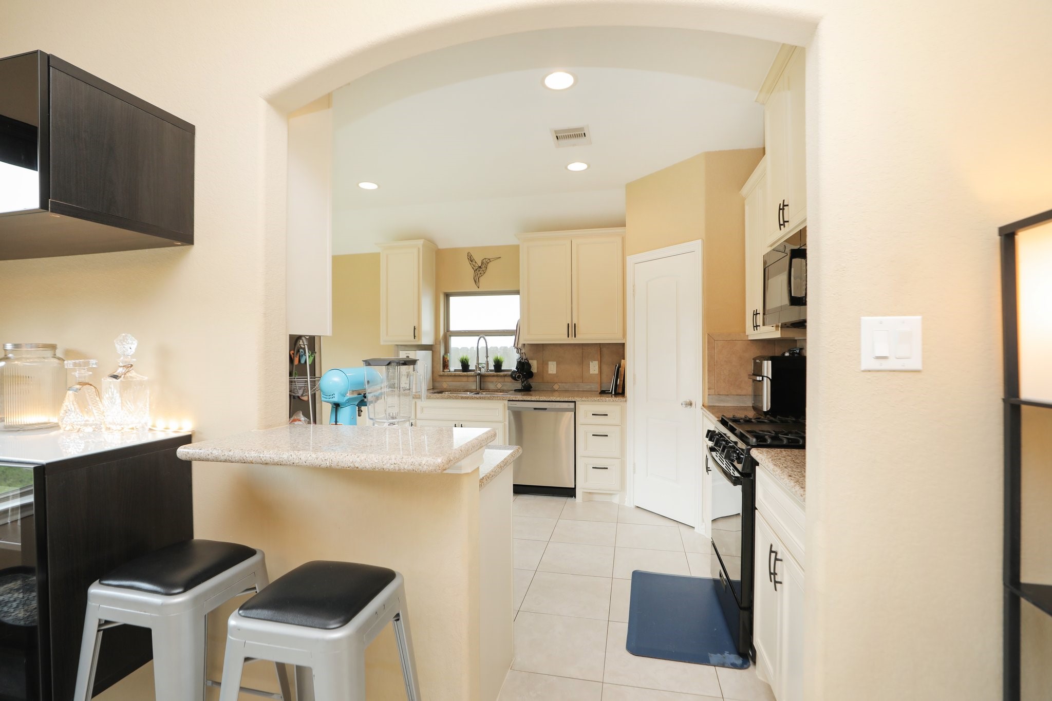 6615 Goldspier Street Houston, TX 77091 - Photo 10 of 37 View into the kitchen.