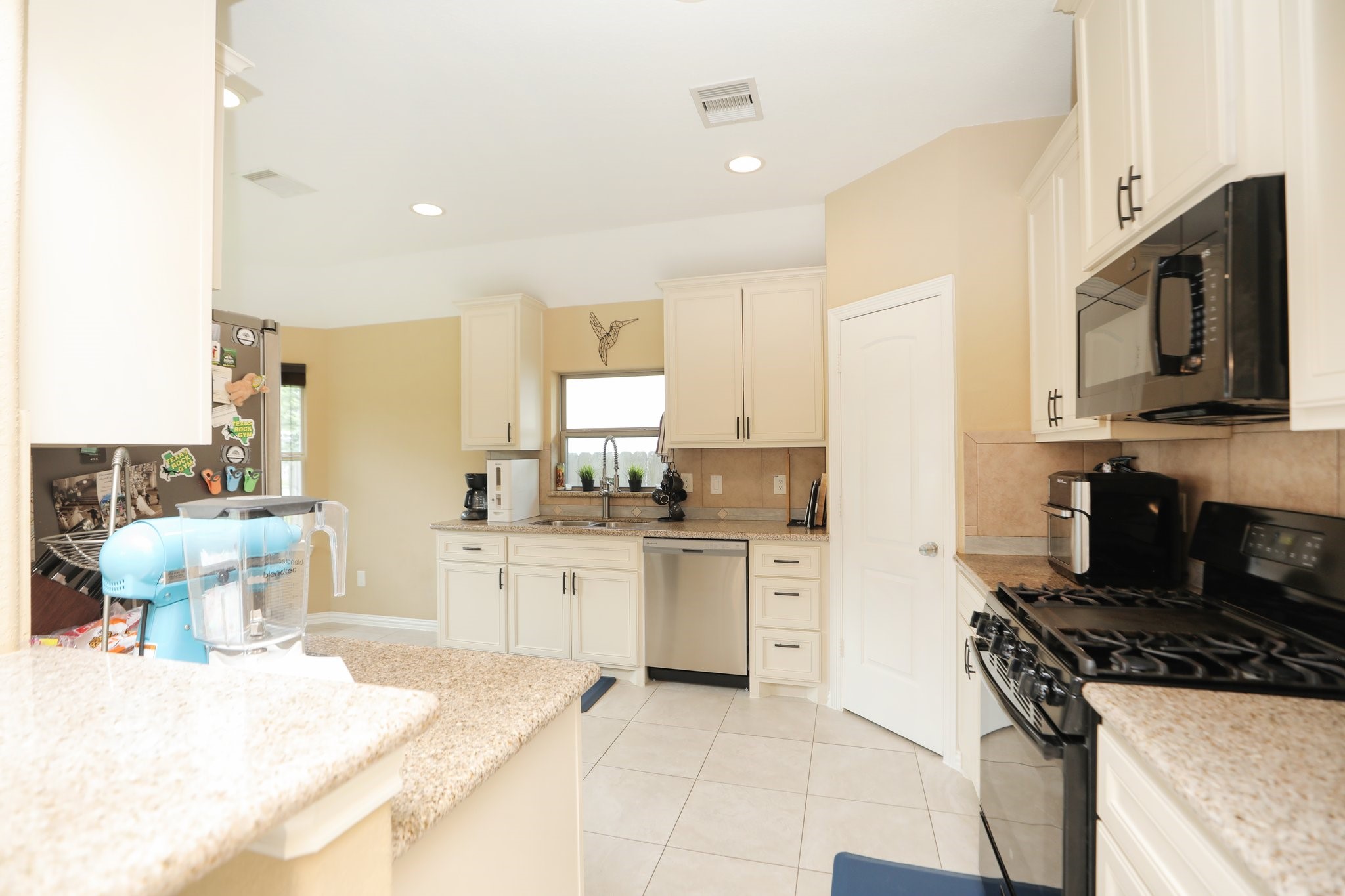 6615 Goldspier Street Houston, TX 77091 - Photo 13 of 37 Great view of the kitchen.