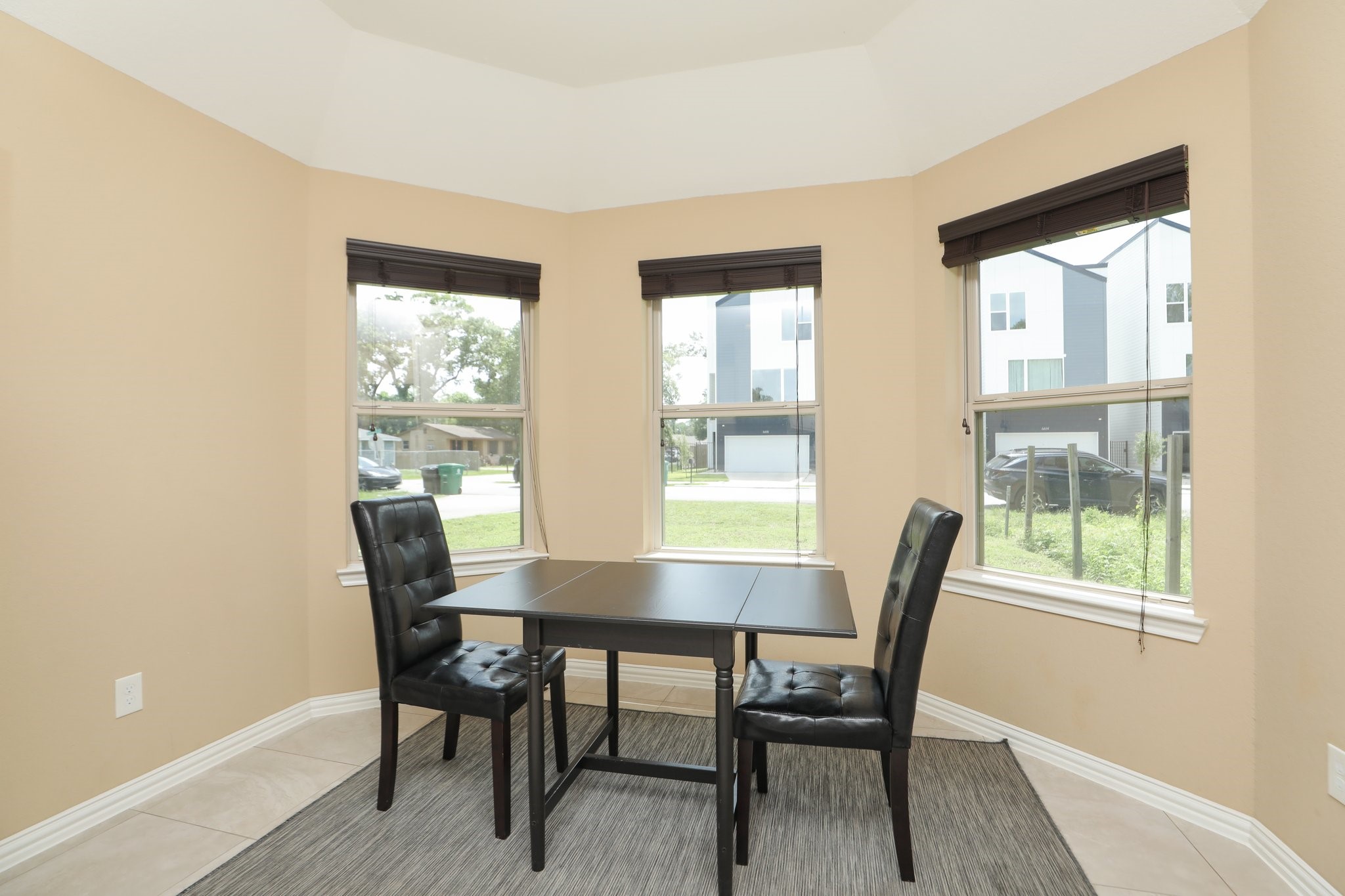6615 Goldspier Street Houston, TX 77091 - Photo 16 of 37 Casual dining in kitchen with nice big double pane windows for beautiful views.