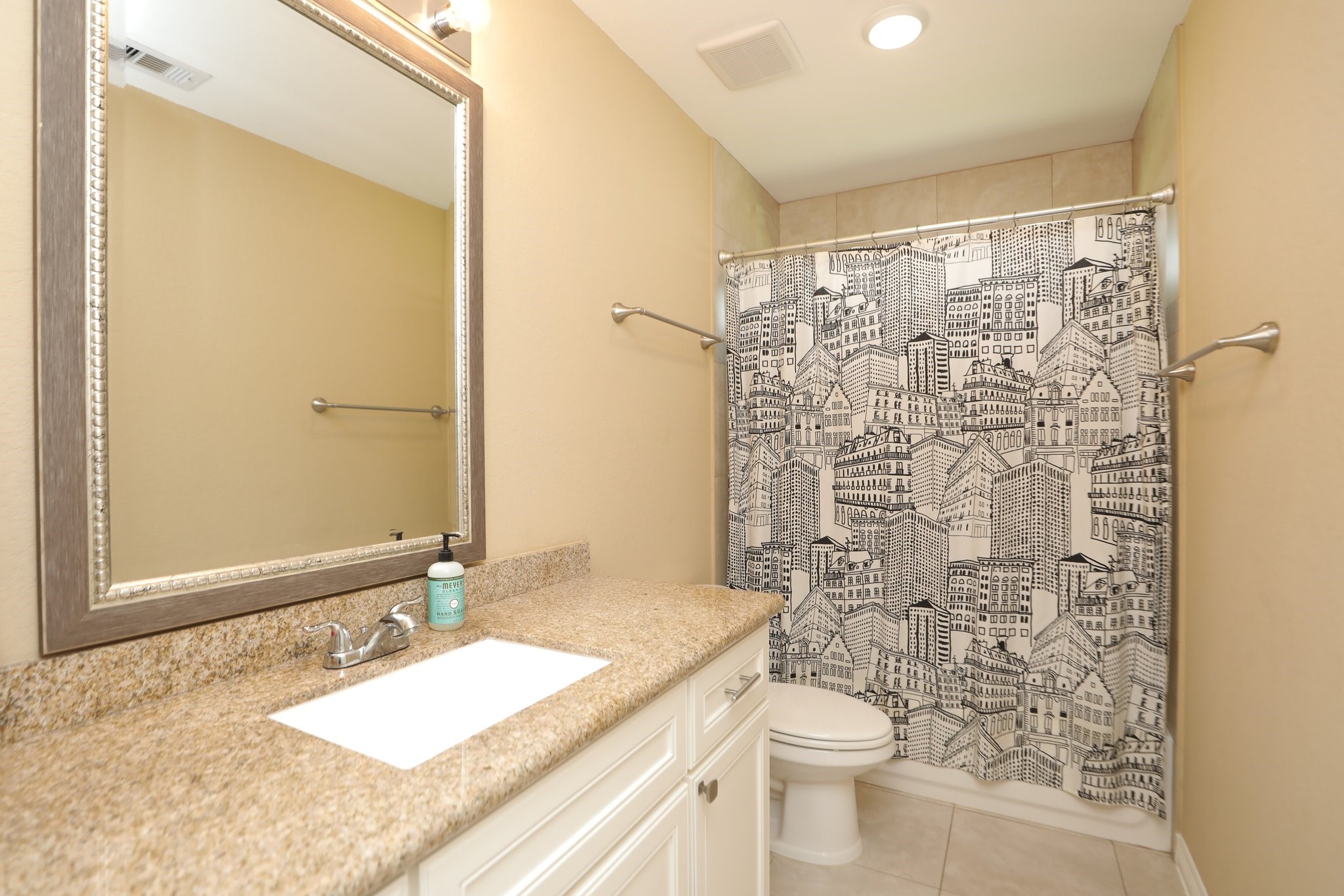 6615 Goldspier Street Houston, TX 77091 - Photo 26 of 37 Second full bathroom.