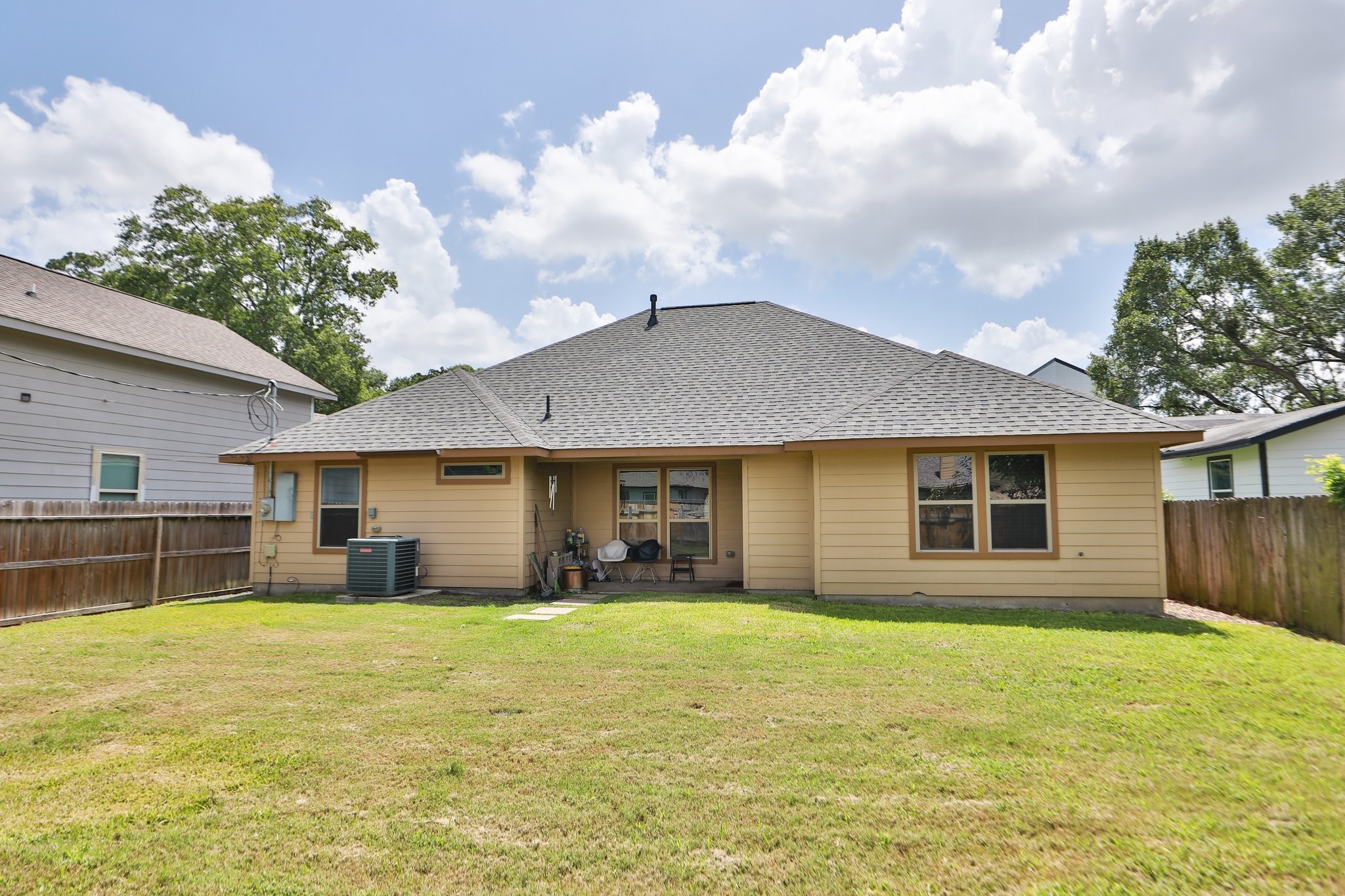 6615 Goldspier Street Houston, TX 77091 - Photo 30 of 37 Large backyard.
