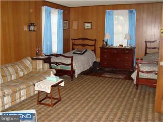 101 East Waverly Road Wyncote, PA 19095 - Photo 9 of 12 Bedroom - Main