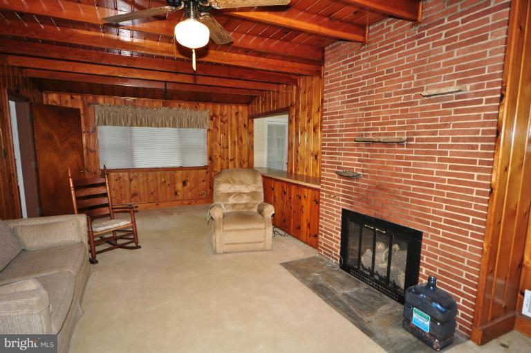 5017 Columbia Road Annandale, VA 22003 - Photo 16 of 24 Family Room