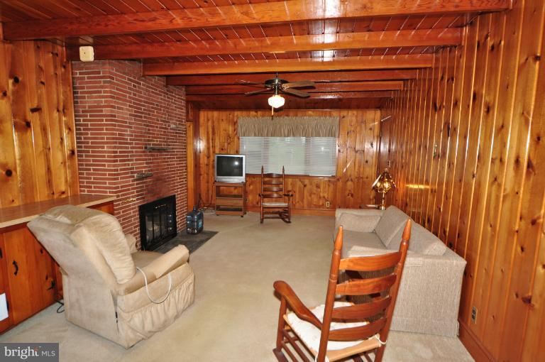 5017 Columbia Road Annandale, VA 22003 - Photo 17 of 24 Family Room