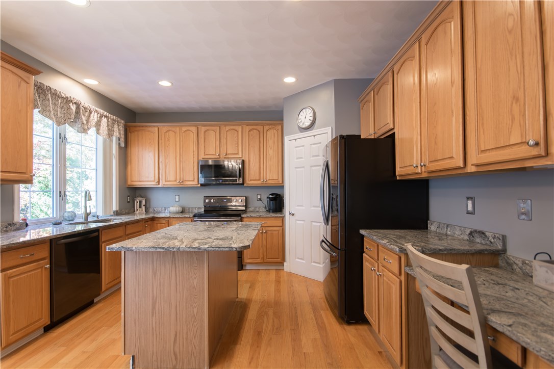 371 Sleepy Hollow Farm Road Warwick, RI 02886 - Photo 3 of 39 Gallery Image 3