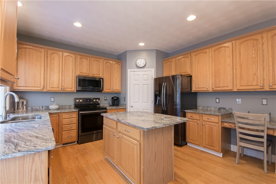 371 Sleepy Hollow Farm Road Warwick, RI 02886 - Photo 6 of 39 Gallery Image 6