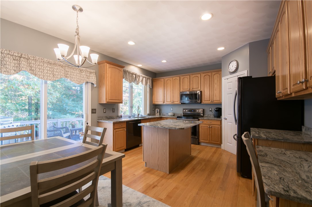 371 Sleepy Hollow Farm Road Warwick, RI 02886 - Photo 7 of 39 Gallery Image 7