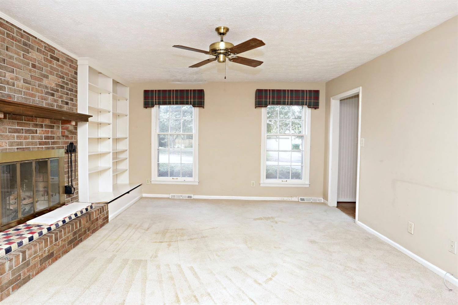 3322 Snaffle Road Lexington, KY 40513 - Photo 2 of 26 Photo 2