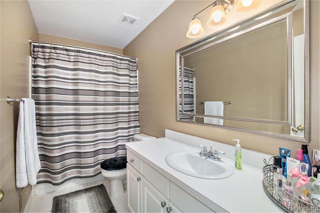 54 Eagle Ridge Road Lake Orion, MI 48360 - Photo 27 of 33
