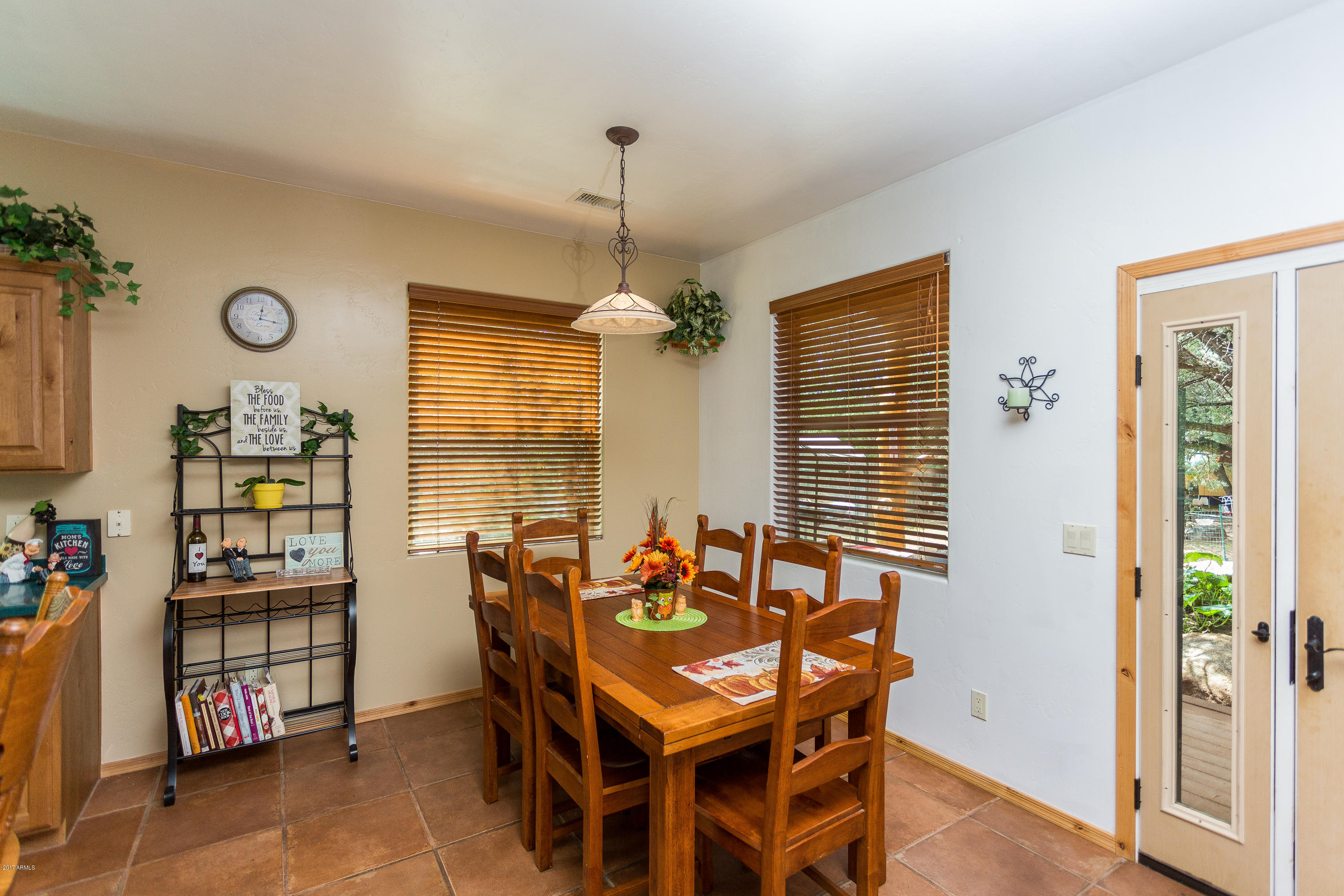 1550 Meadowridge Road Prescott, AZ 86305 - Photo 14 of 41 014_Dining Room