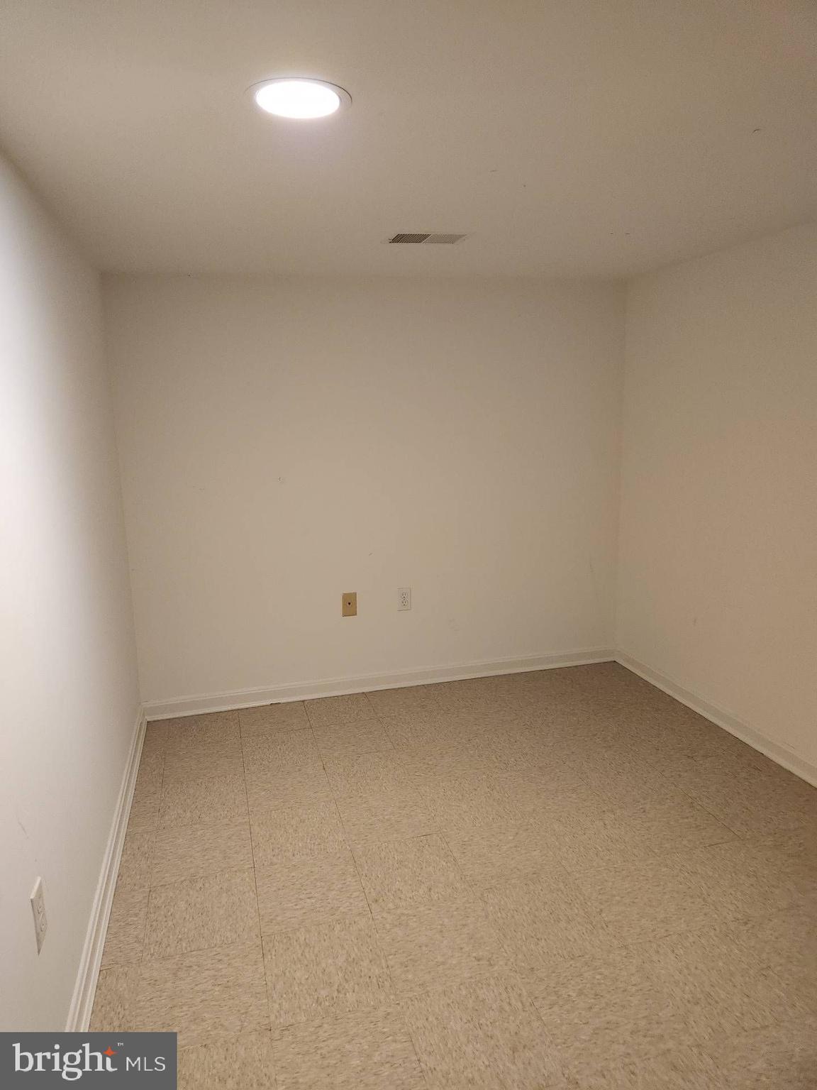 3916 48th Street Northwest Washington, DC 20016 - Photo 24 of 29 a view of an empty room