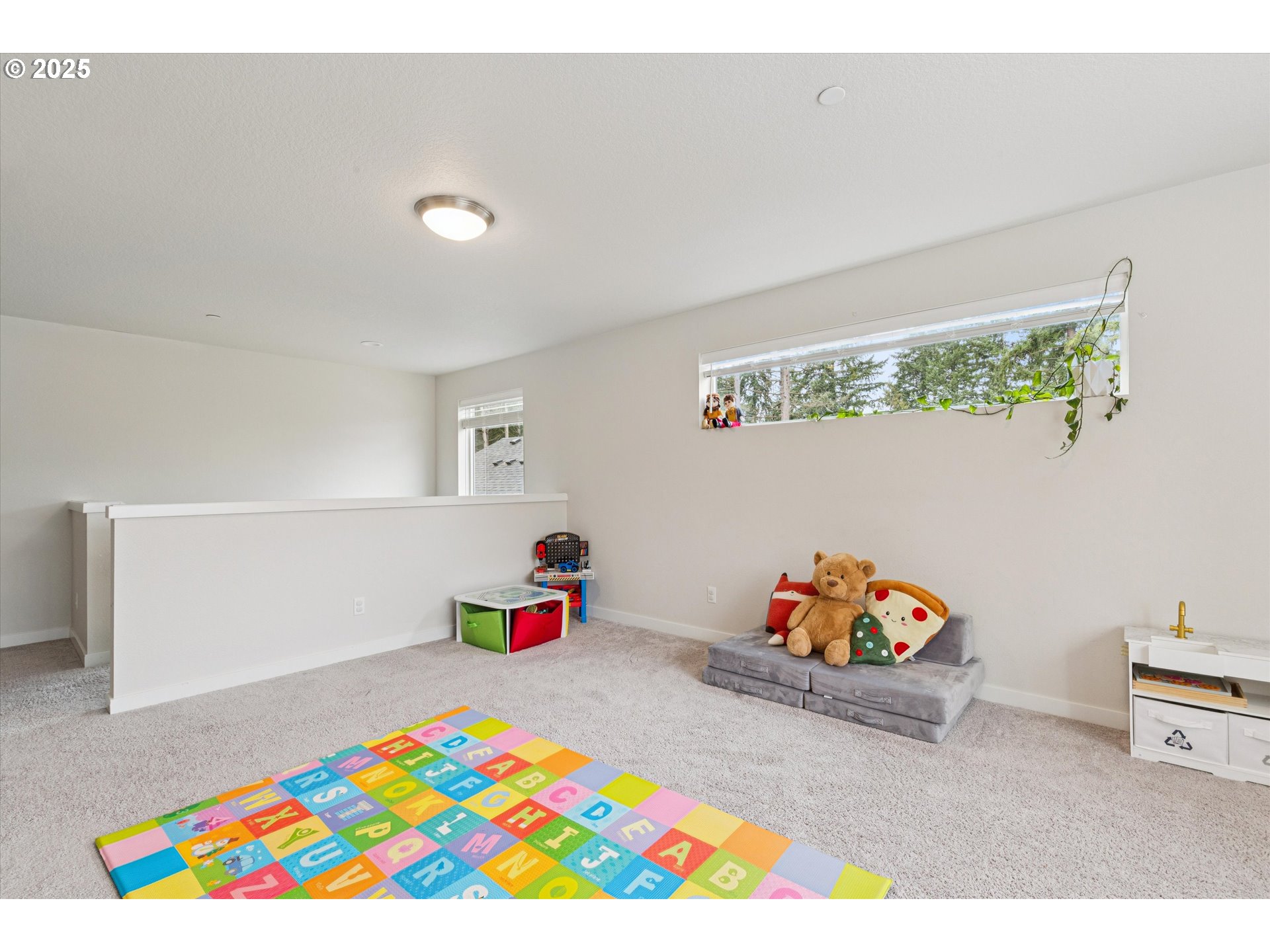8549 Southwest 176th Avenue Beaverton, OR 97007 - Photo 13 of 34 Kitchen/Nook