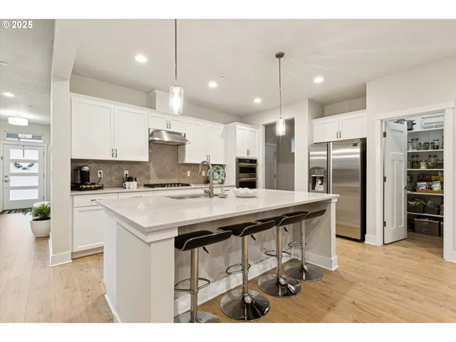 $805,000 | 8549 Southwest 176th Avenue, Beaverton, OR 97007