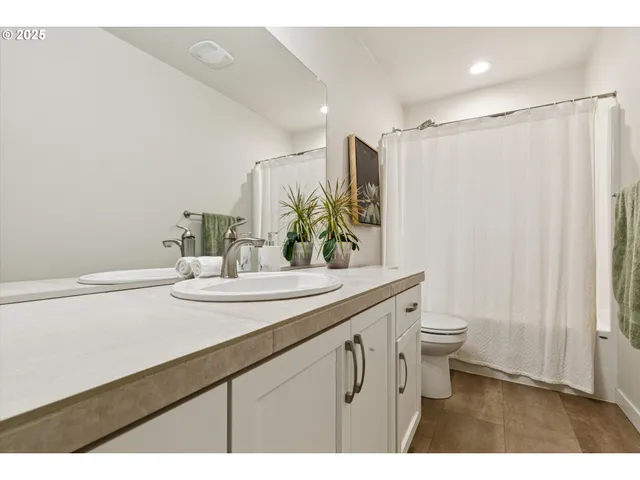 $805,000 | 8549 Southwest 176th Avenue, Beaverton, OR 97007