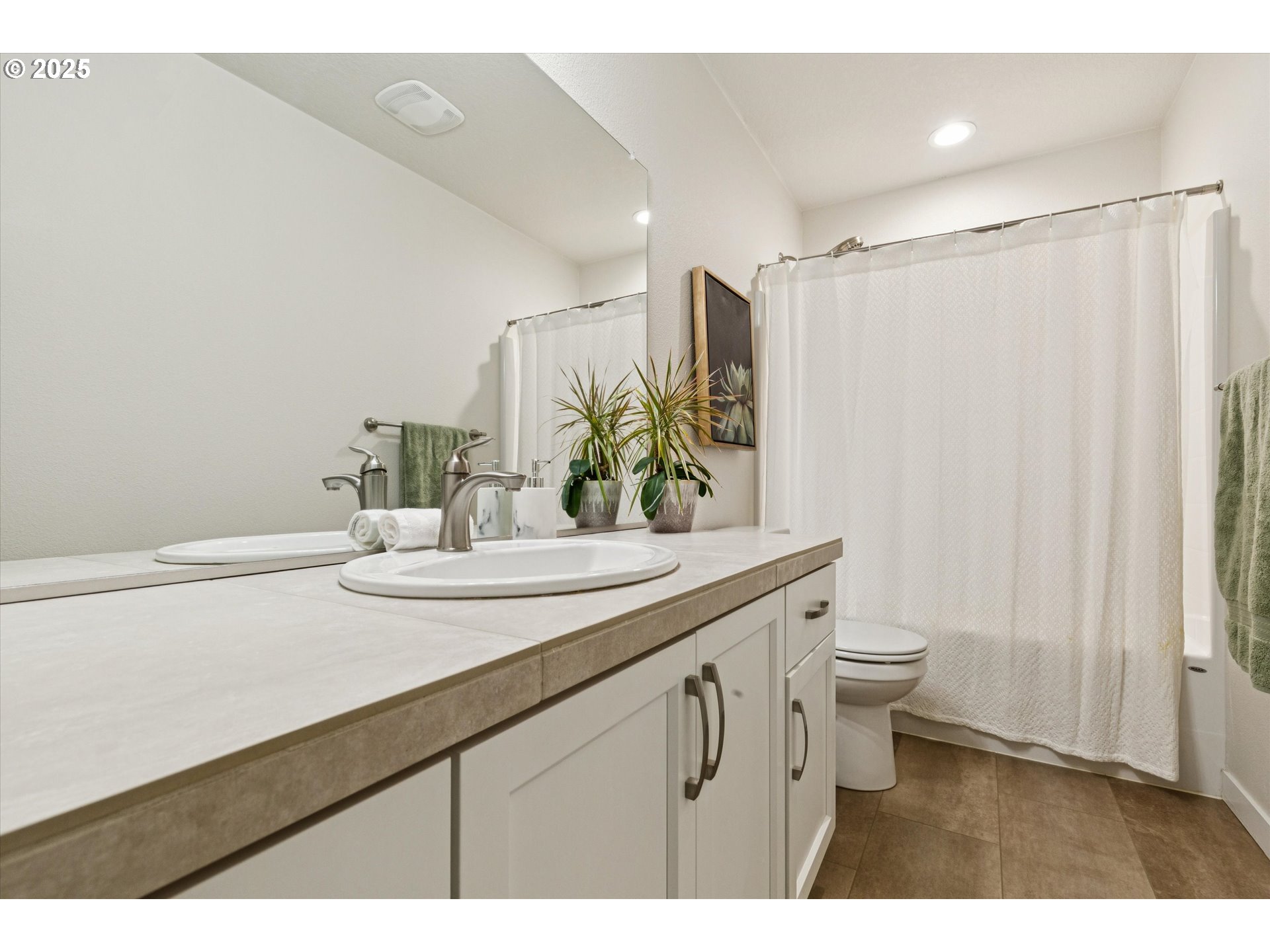 8549 Southwest 176th Avenue Beaverton, OR 97007 - Photo 25 of 34 Bedroom