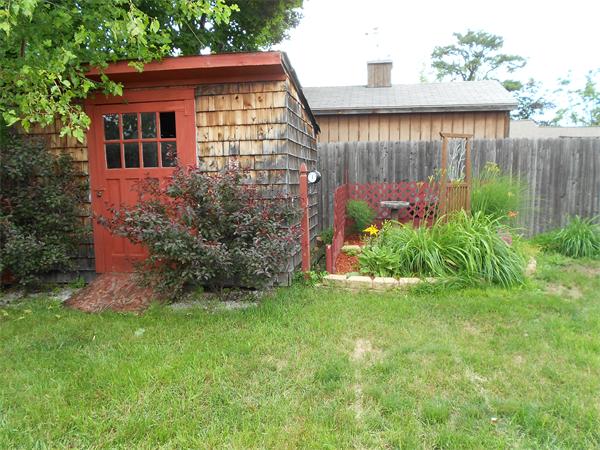 21 Phillips Avenue Springfield, MA 01119 - Photo 13 of 15