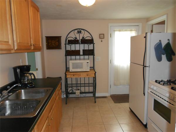 21 Phillips Avenue Springfield, MA 01119 - Photo 5 of 15