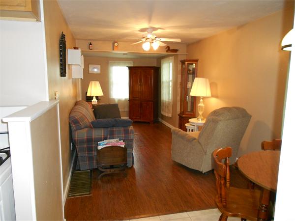 21 Phillips Avenue Springfield, MA 01119 - Photo 7 of 15