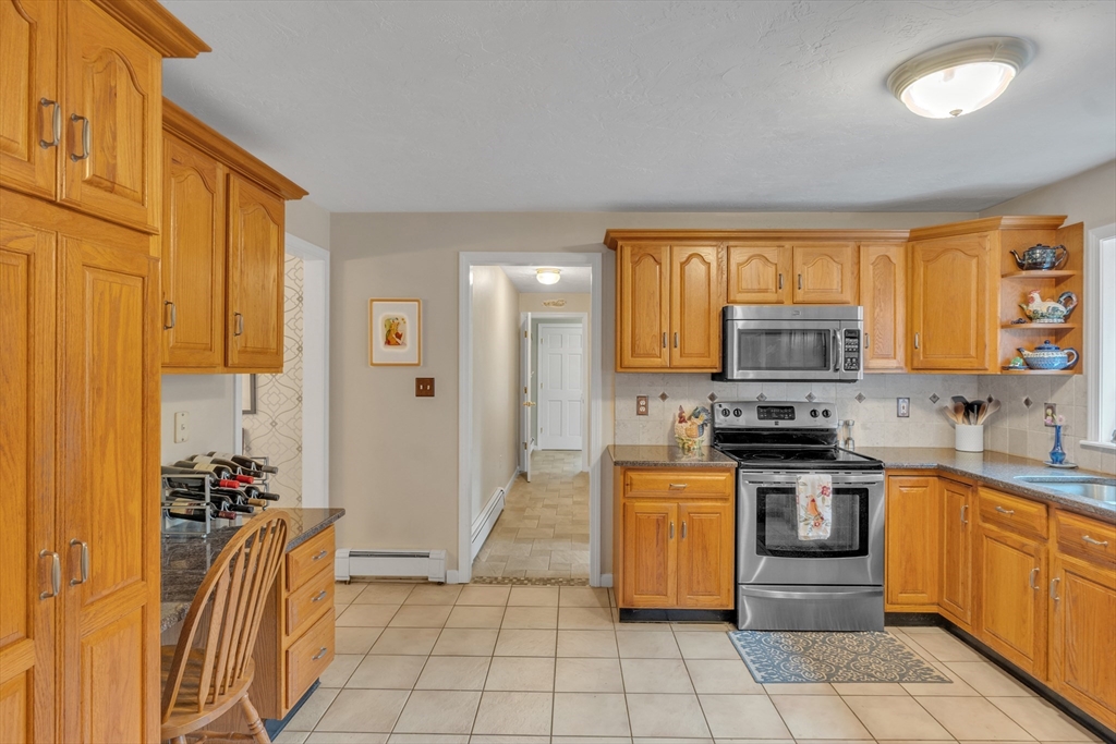 121 Merriam Road Grafton, MA 01519 - Photo 7 of 42 Gallery Image 7