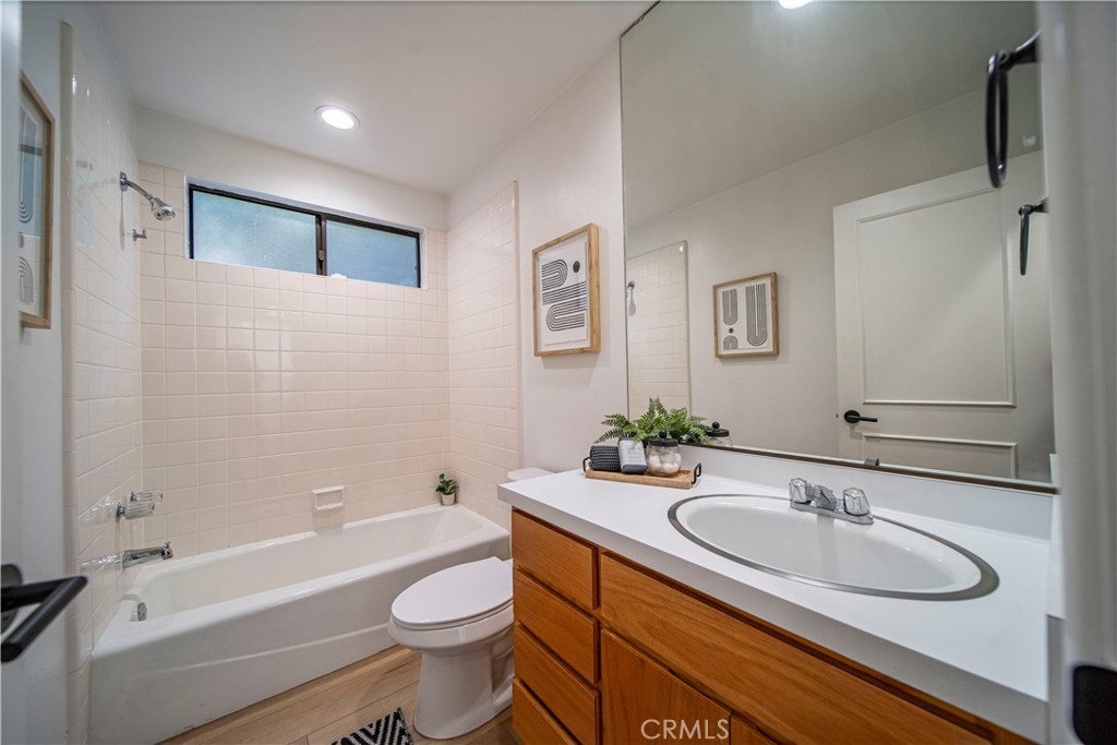 116 Coronado Avenue Long Beach, CA 90803 - Photo 12 of 32