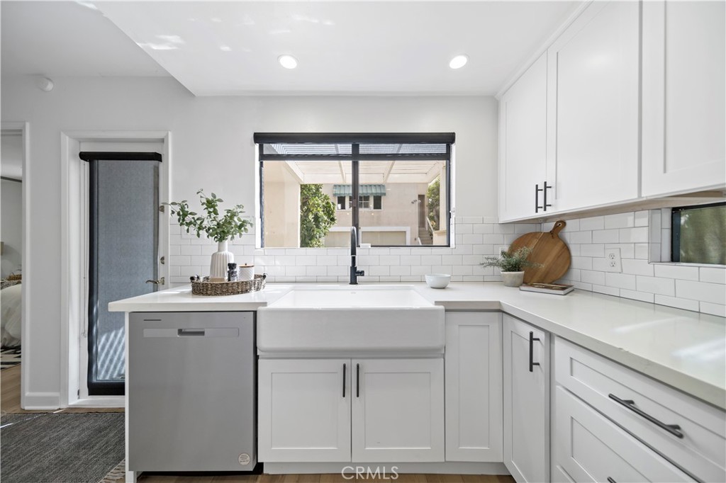 116 Coronado Avenue Long Beach, CA 90803 - Photo 10 of 32