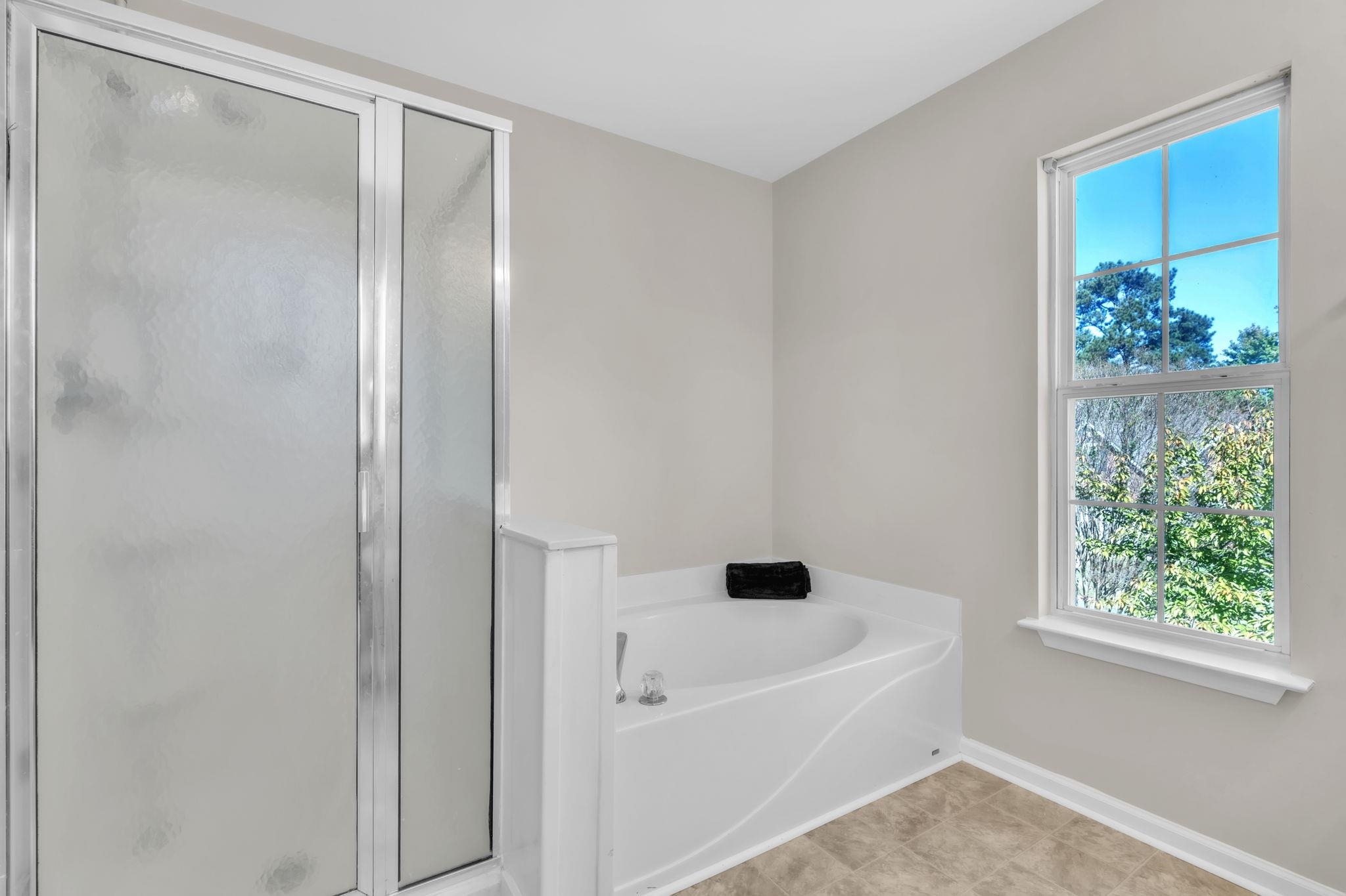 218 Windsong Way Moore, SC 29369 - Photo 12 of 19 Primary bath